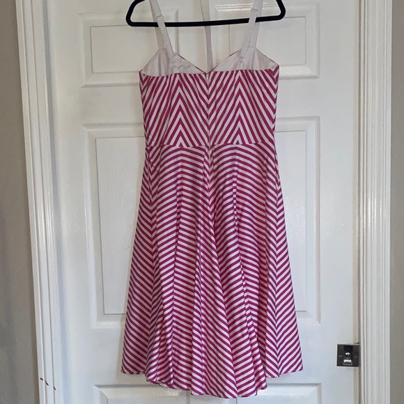 DOLLFACE DRESS IN PINK AND WHITE - VIXEN BY MICHELINE PITT - Picture 5 of 6